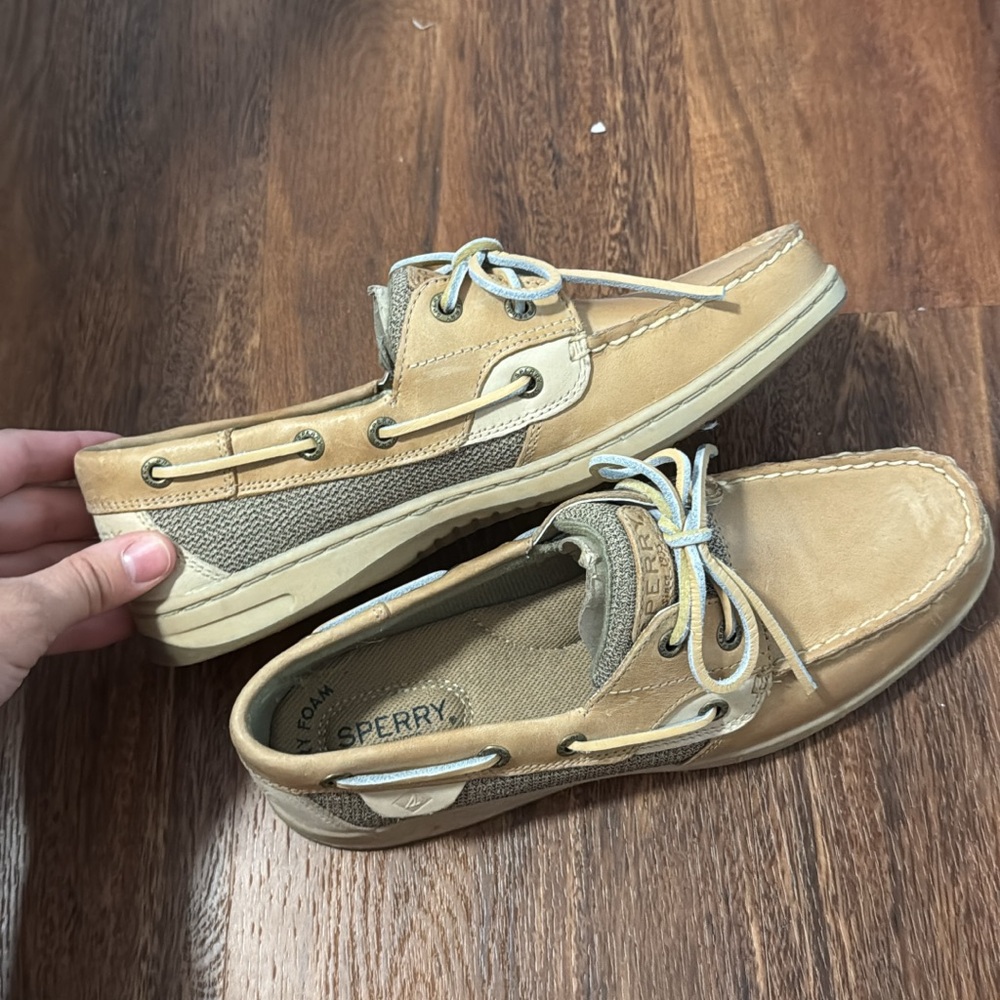 Sperry Tan Boat Shoes with Moccasin Stitching and Rubber Sole